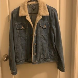 Gap denim jacket with fur lining around edge
